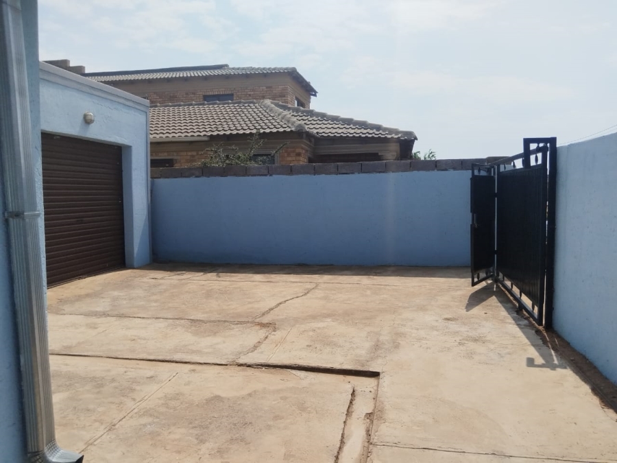 3 Bedroom Property for Sale in Protea Glen Gauteng