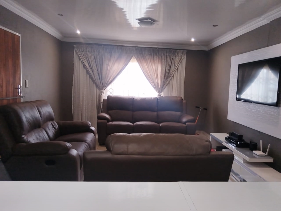 3 Bedroom Property for Sale in Protea Glen Gauteng