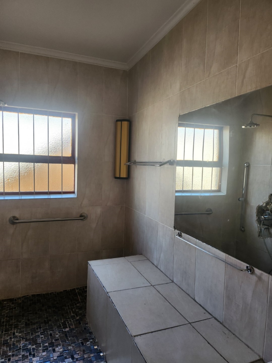 7 Bedroom Property for Sale in Marlboro Gardens Gauteng