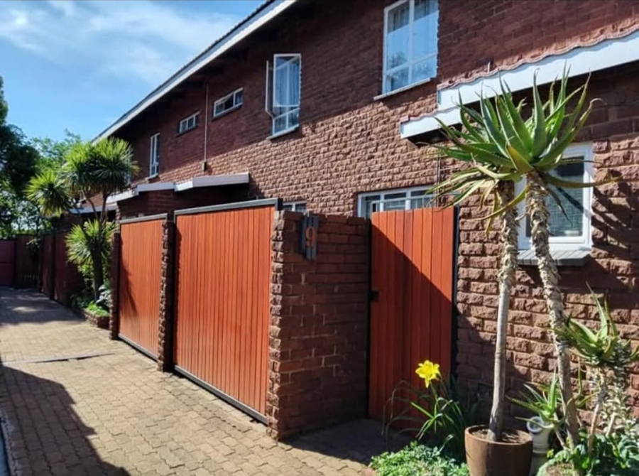 3 Bedroom Property for Sale in Moregloed Gauteng