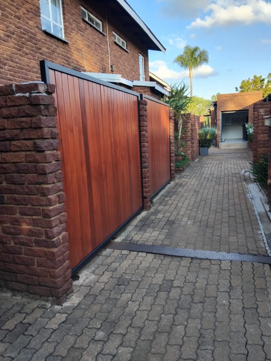 3 Bedroom Property for Sale in Moregloed Gauteng