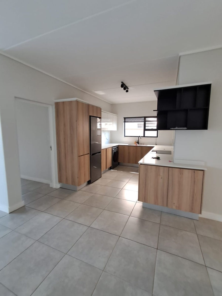 To Let 3 Bedroom Property for Rent in Waterfall Country Estate Gauteng