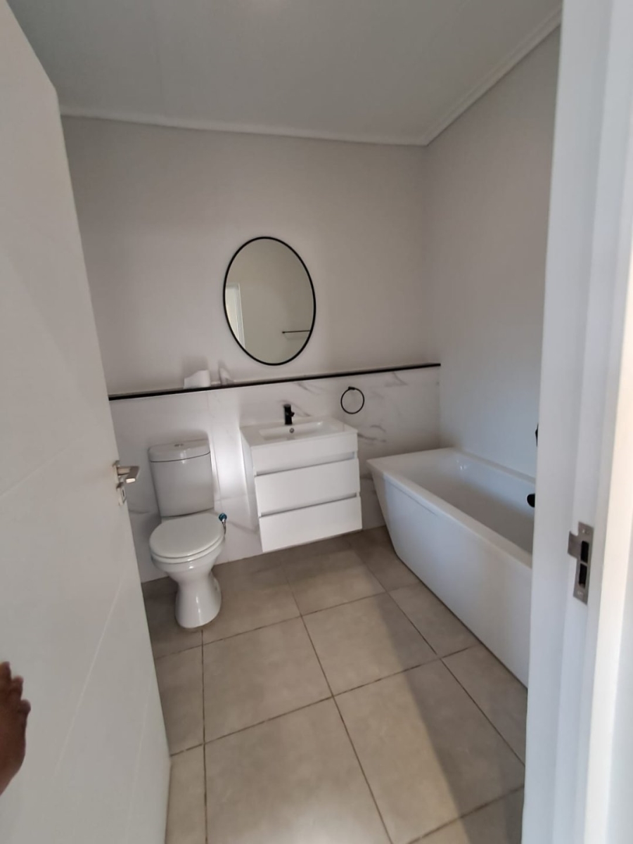 To Let 3 Bedroom Property for Rent in Waterfall Country Estate Gauteng