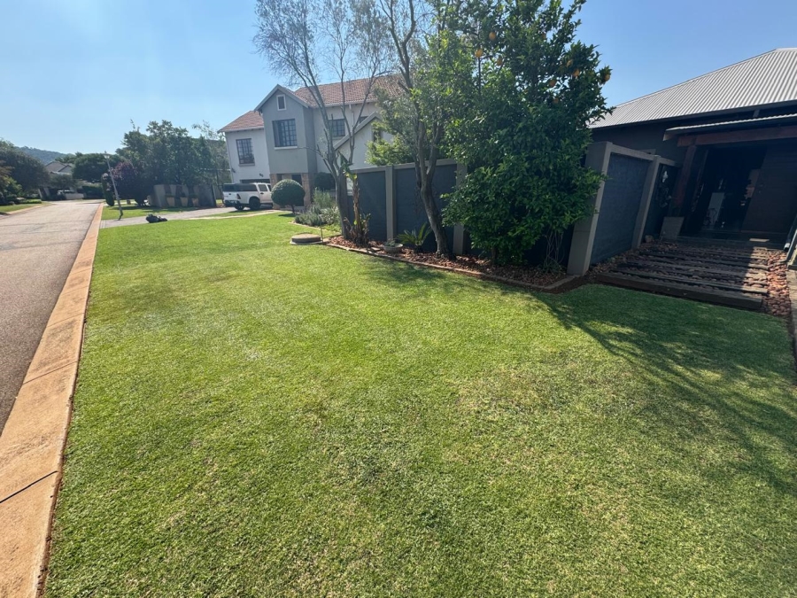 2 Bedroom Property for Sale in Eldoraigne Gauteng