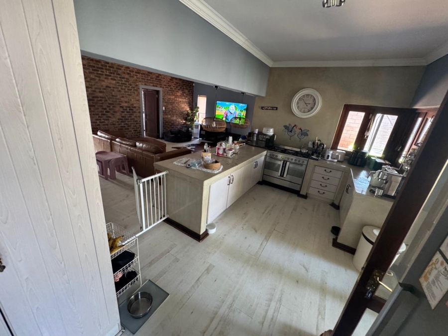 2 Bedroom Property for Sale in Eldoraigne Gauteng