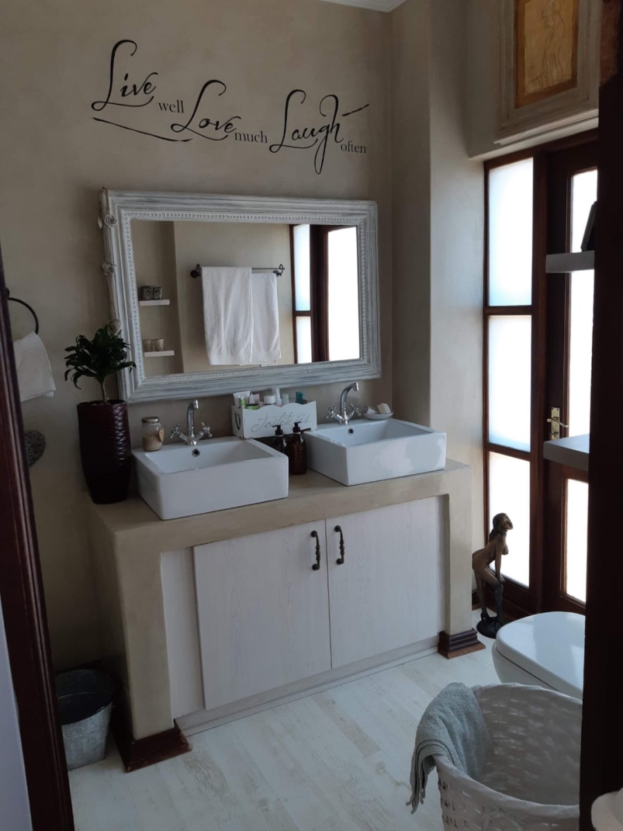 2 Bedroom Property for Sale in Eldoraigne Gauteng