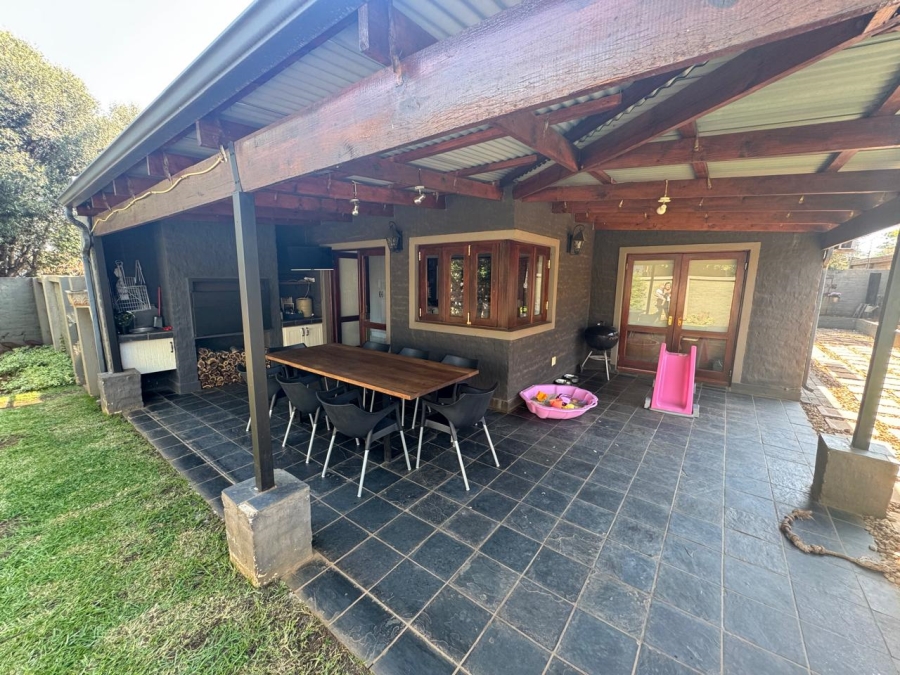 2 Bedroom Property for Sale in Eldoraigne Gauteng