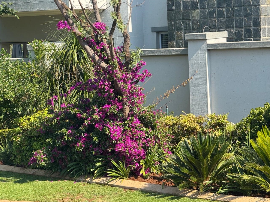 2 Bedroom Property for Sale in Eldoraigne Gauteng