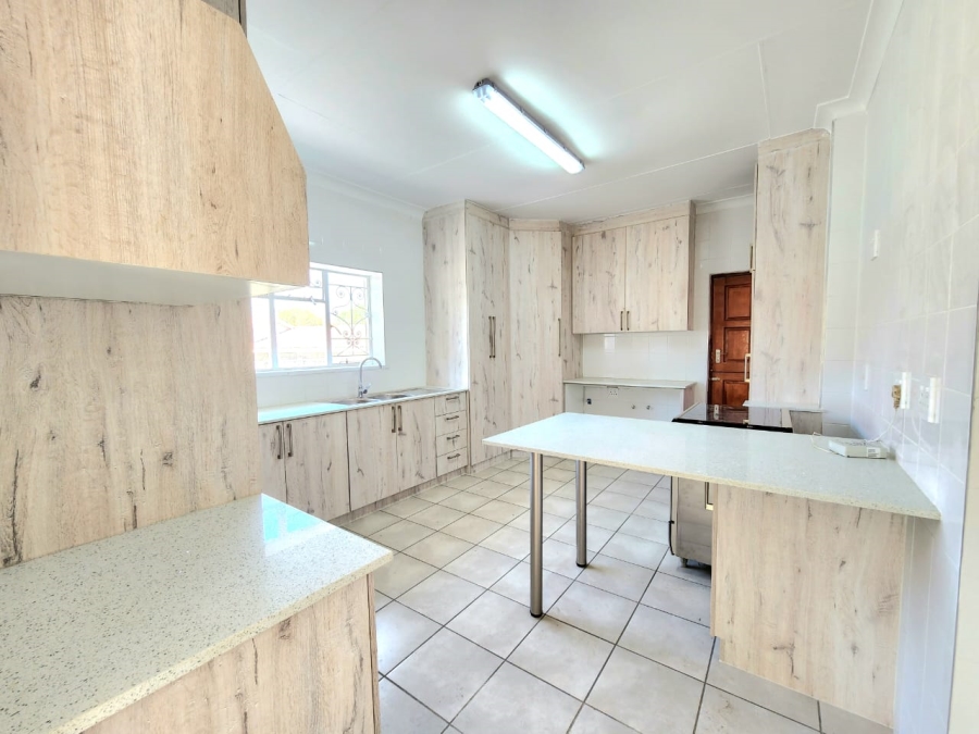 4 Bedroom Property for Sale in Linmeyer Gauteng