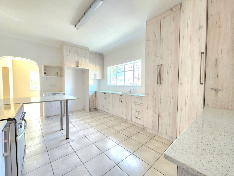 4 Bedroom Property for Sale in Linmeyer Gauteng