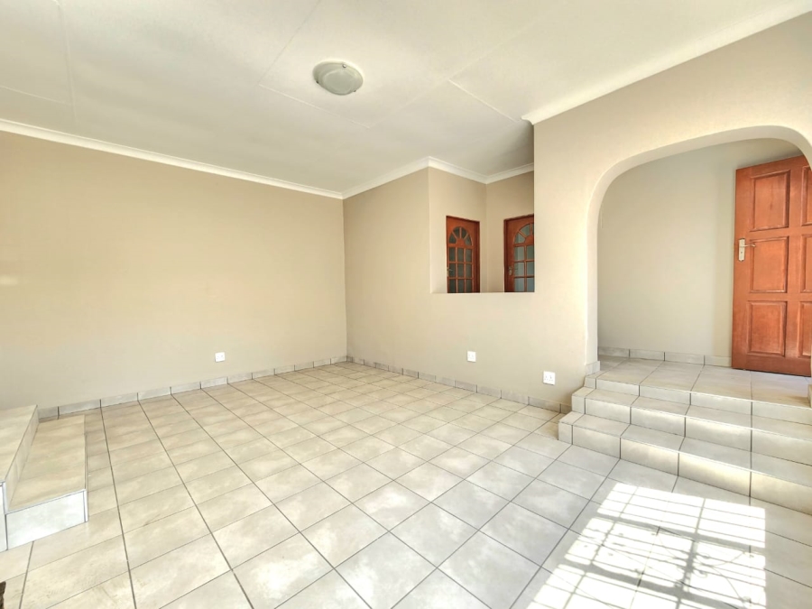 4 Bedroom Property for Sale in Linmeyer Gauteng