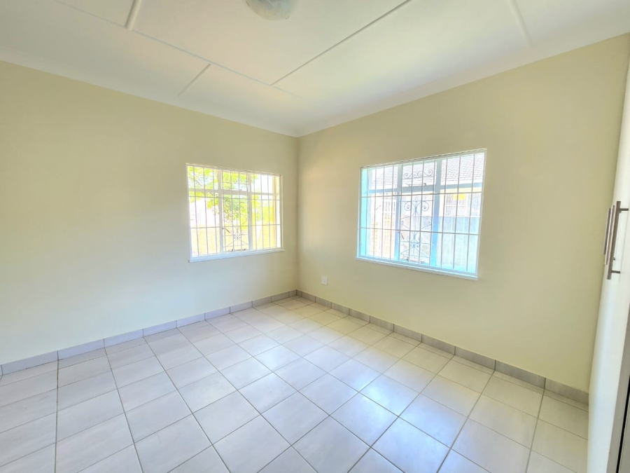 4 Bedroom Property for Sale in Linmeyer Gauteng