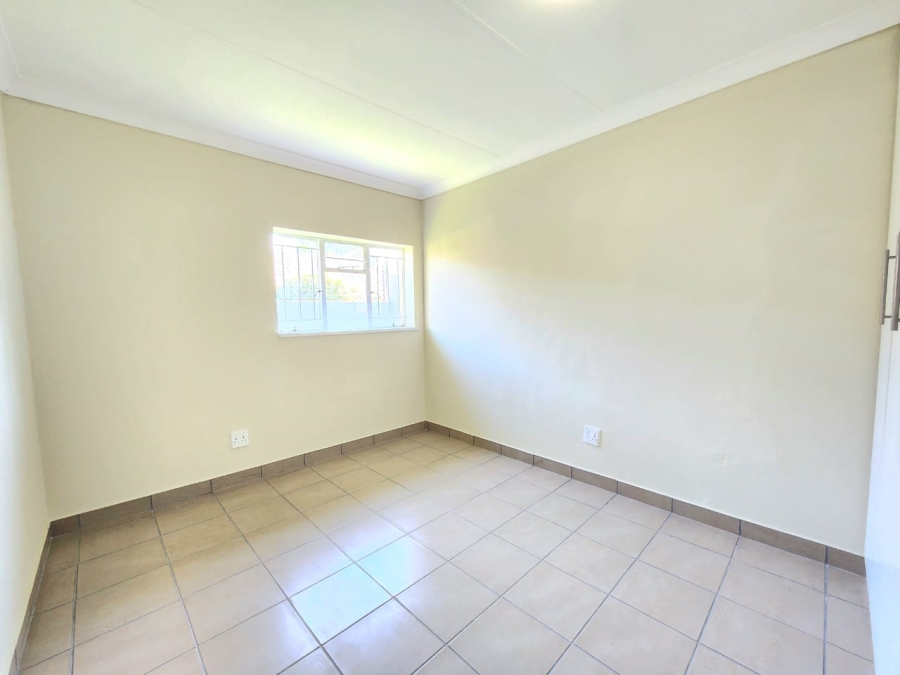 4 Bedroom Property for Sale in Linmeyer Gauteng