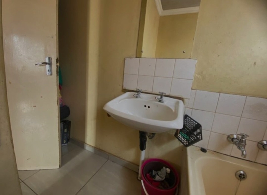 2 Bedroom Property for Sale in Rua Vista Gauteng