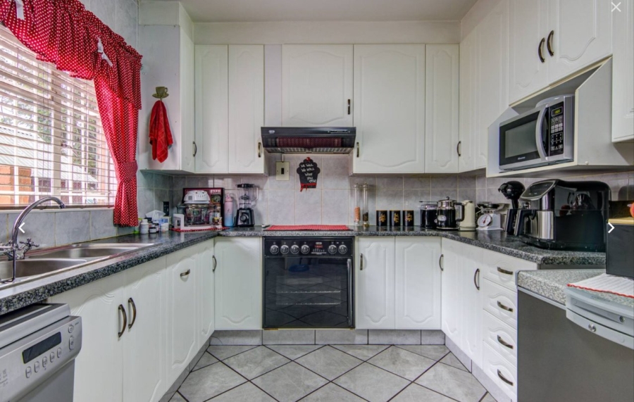 2 Bedroom Property for Sale in Primrose Hill Gauteng