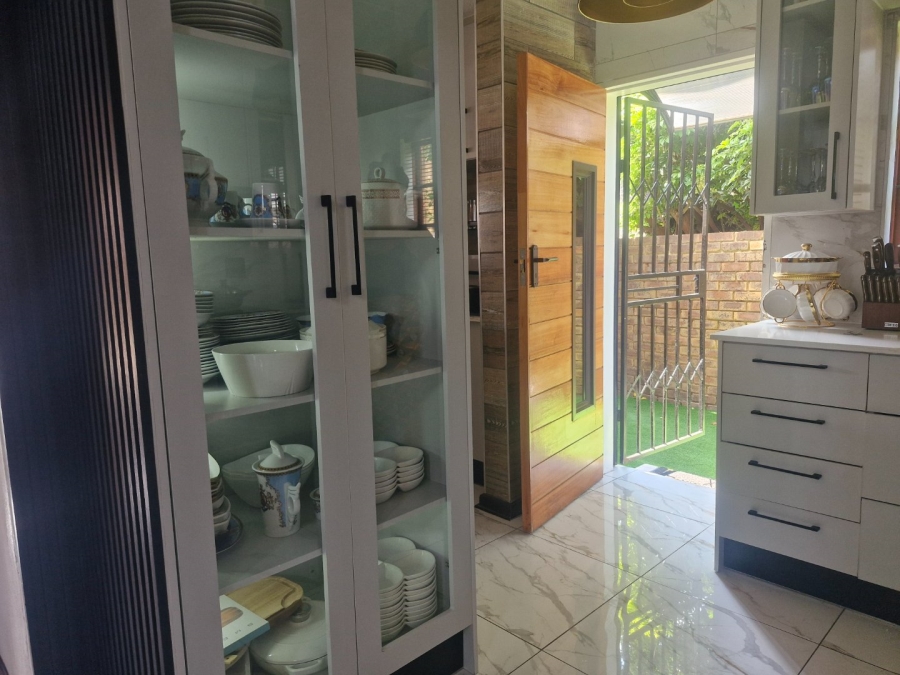 4 Bedroom Property for Sale in Dayanglen Gauteng