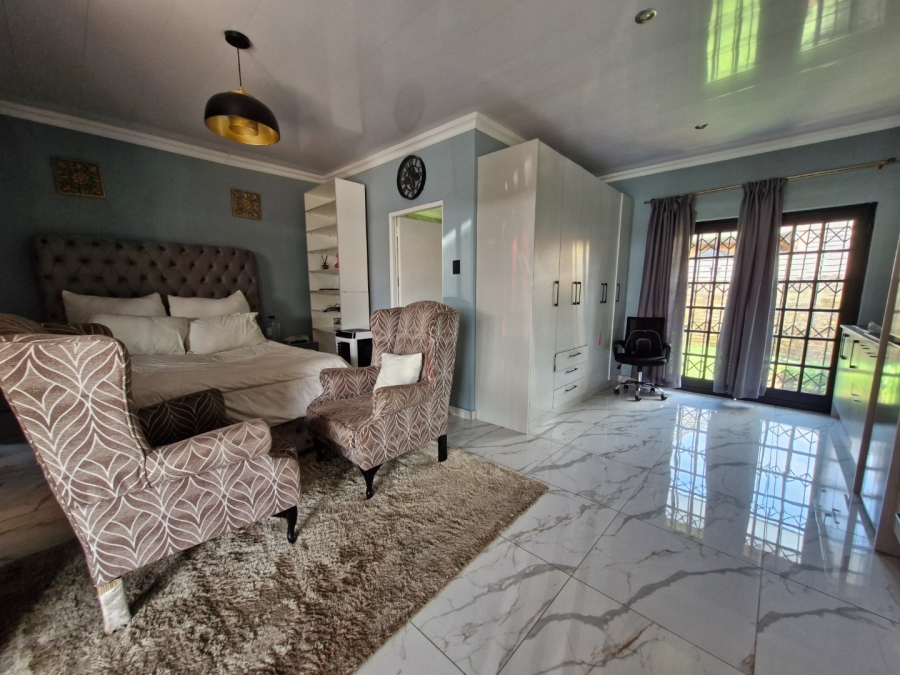 4 Bedroom Property for Sale in Dayanglen Gauteng