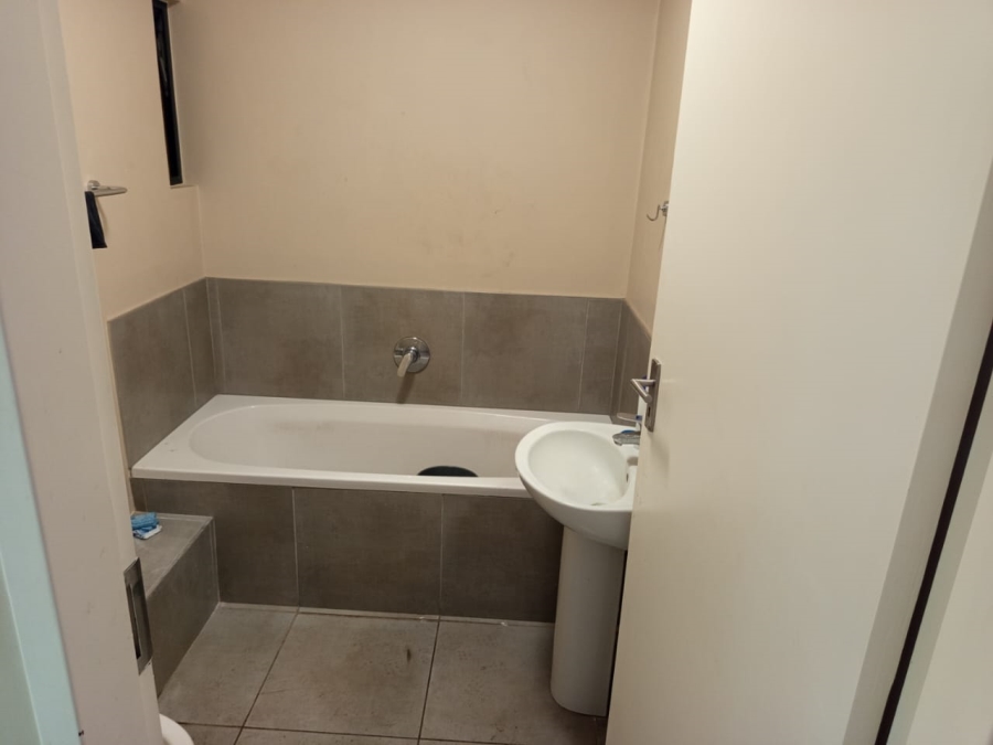 2 Bedroom Property for Sale in Vorna Valley Gauteng