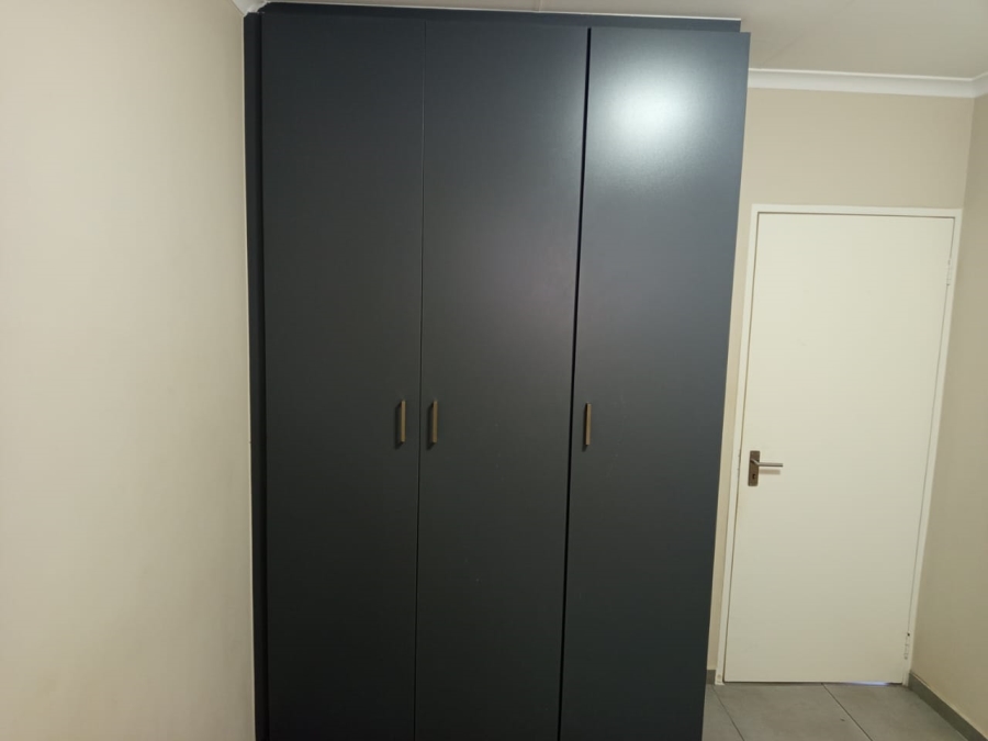 2 Bedroom Property for Sale in Vorna Valley Gauteng