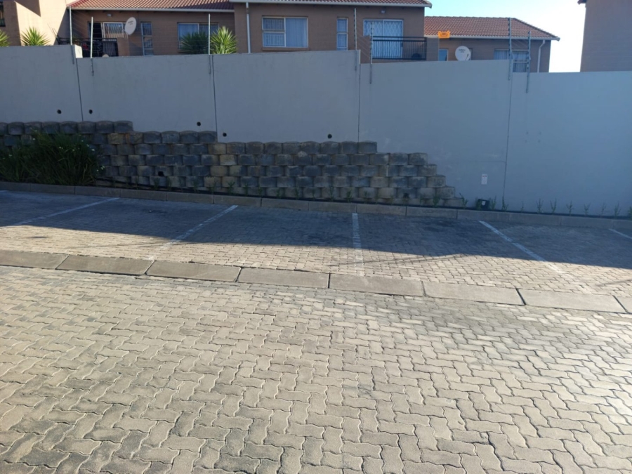 2 Bedroom Property for Sale in Vorna Valley Gauteng