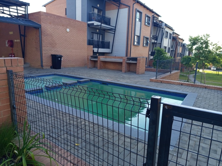 2 Bedroom Property for Sale in Vorna Valley Gauteng