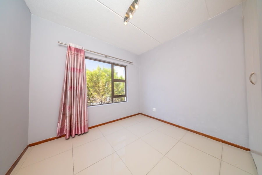 2 Bedroom Property for Sale in Greenstone Hill Gauteng
