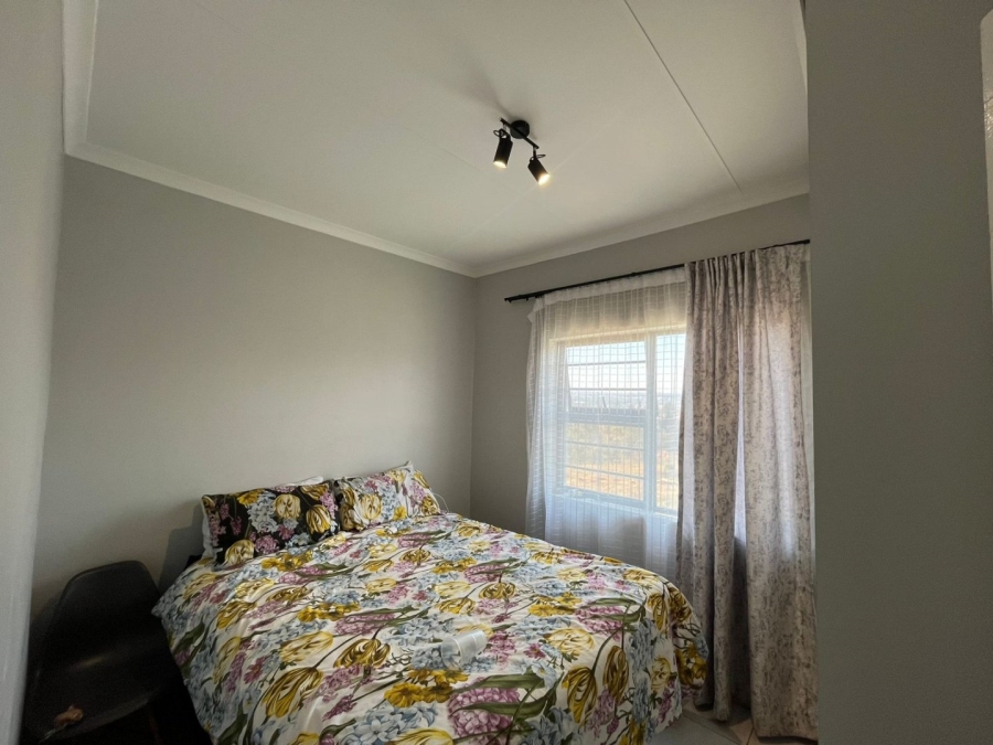To Let 2 Bedroom Property for Rent in South Hills Gauteng