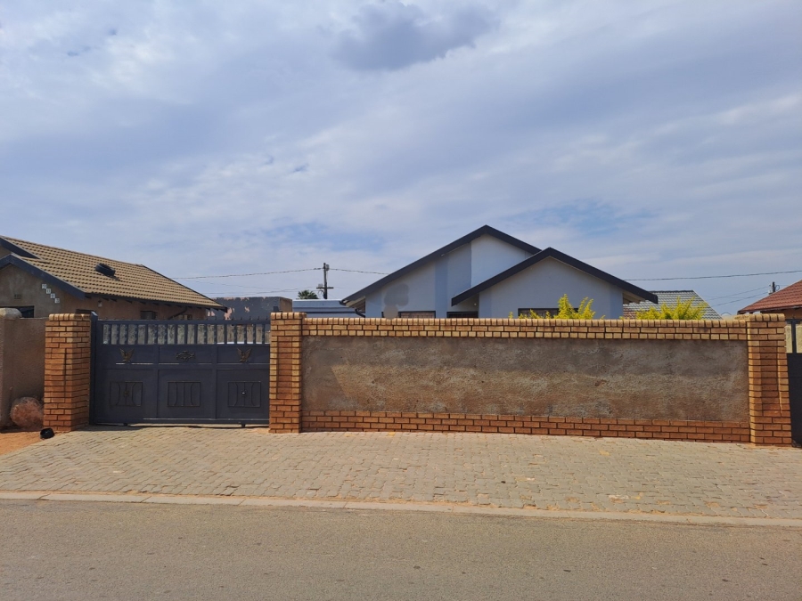 2 Bedroom Property for Sale in Protea Glen Gauteng
