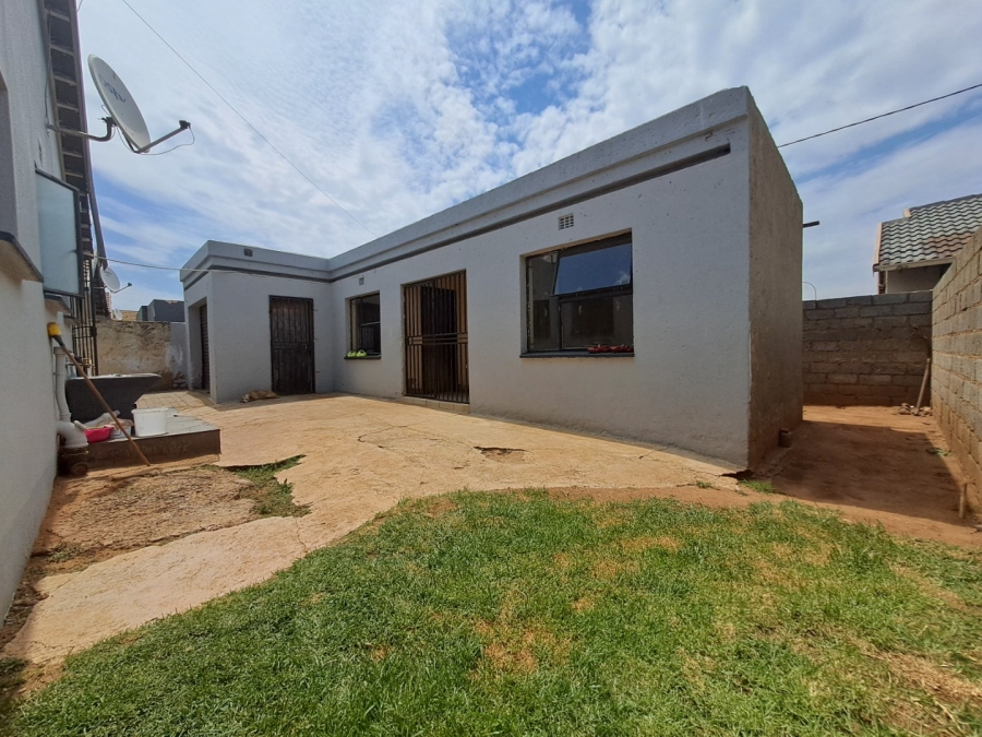 2 Bedroom Property for Sale in Protea Glen Gauteng