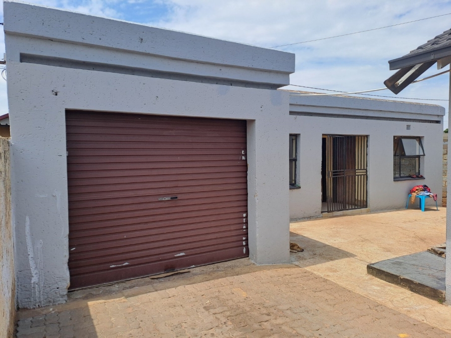 2 Bedroom Property for Sale in Protea Glen Gauteng