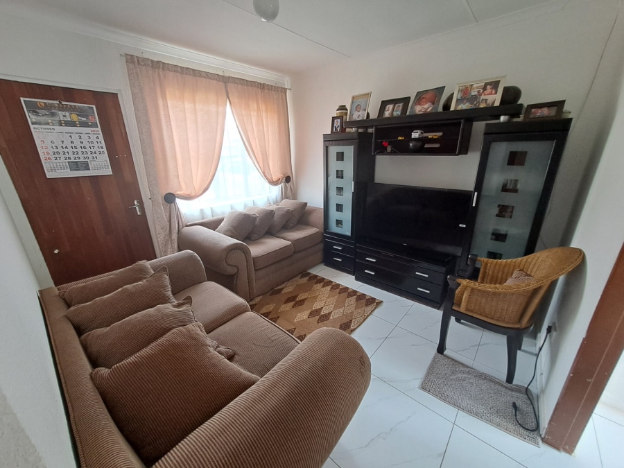 2 Bedroom Property for Sale in Protea Glen Gauteng