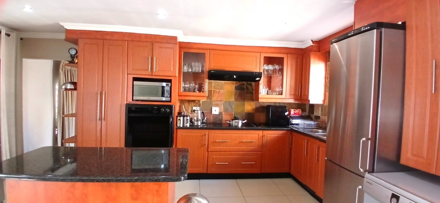 5 Bedroom Property for Sale in Heuweloord Gauteng