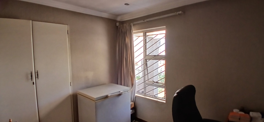 5 Bedroom Property for Sale in Heuweloord Gauteng