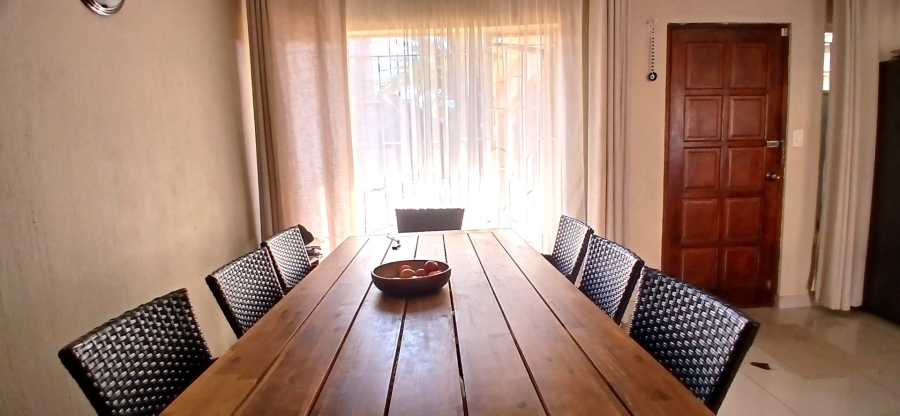 5 Bedroom Property for Sale in Heuweloord Gauteng