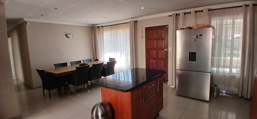 5 Bedroom Property for Sale in Heuweloord Gauteng