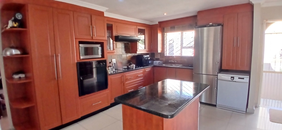 5 Bedroom Property for Sale in Heuweloord Gauteng