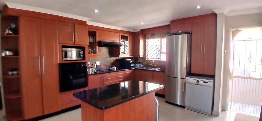 5 Bedroom Property for Sale in Heuweloord Gauteng
