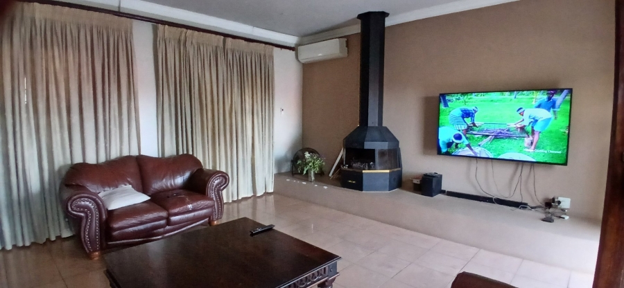 5 Bedroom Property for Sale in Heuweloord Gauteng