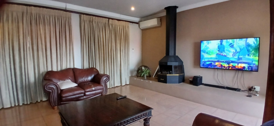 5 Bedroom Property for Sale in Heuweloord Gauteng