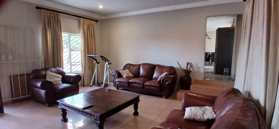 5 Bedroom Property for Sale in Heuweloord Gauteng