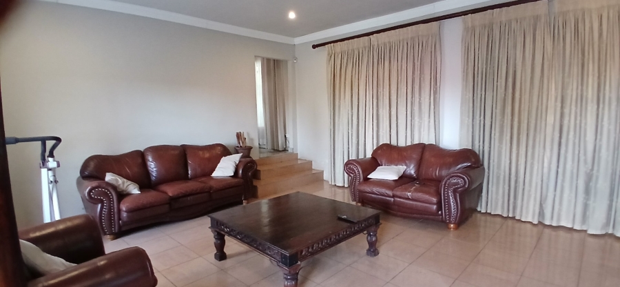 5 Bedroom Property for Sale in Heuweloord Gauteng