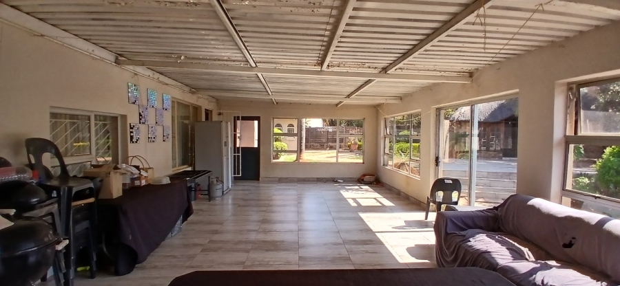 5 Bedroom Property for Sale in Heuweloord Gauteng