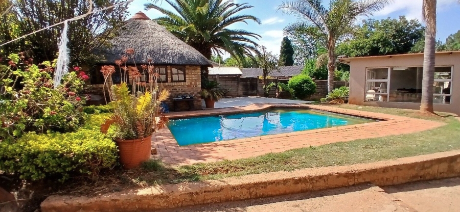 5 Bedroom Property for Sale in Heuweloord Gauteng