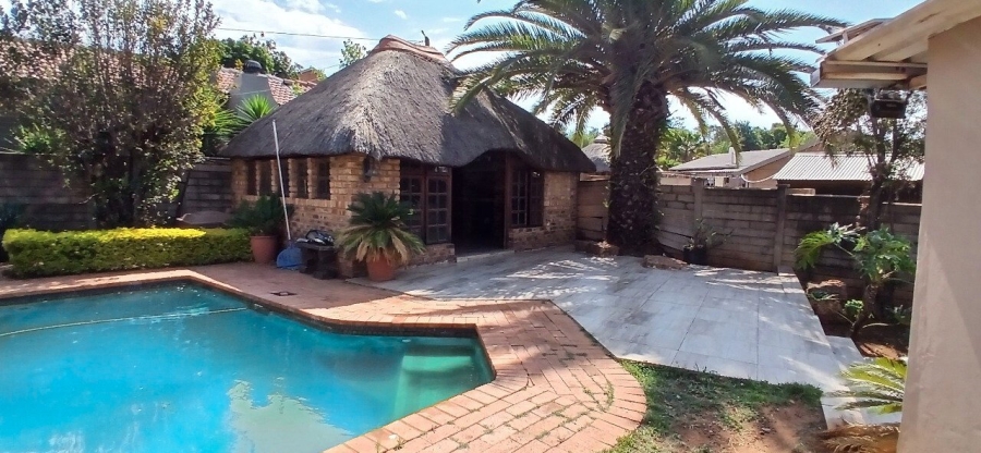 5 Bedroom Property for Sale in Heuweloord Gauteng