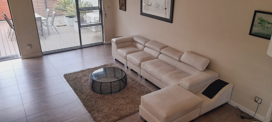 To Let 4 Bedroom Property for Rent in Sandown Gauteng