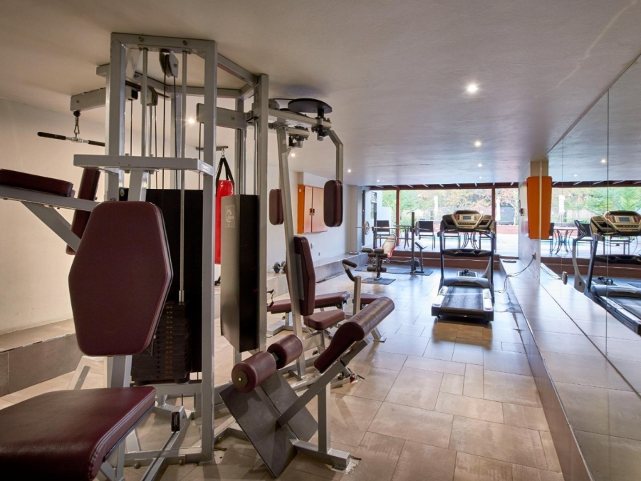 To Let 4 Bedroom Property for Rent in Sandown Gauteng