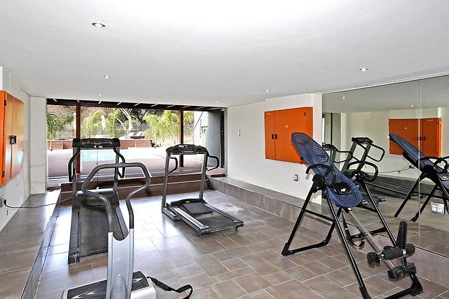 To Let 4 Bedroom Property for Rent in Sandown Gauteng