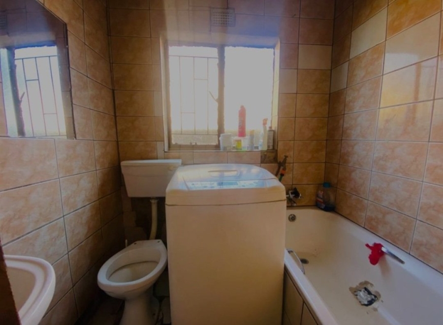 2 Bedroom Property for Sale in Olievenhoutbosch Gauteng