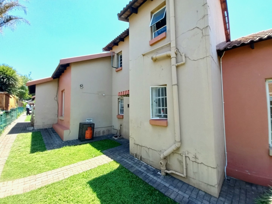 2 Bedroom Property for Sale in Illiondale Gauteng
