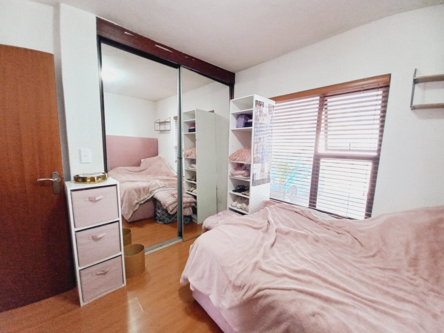 2 Bedroom Property for Sale in Hurlyvale Gauteng